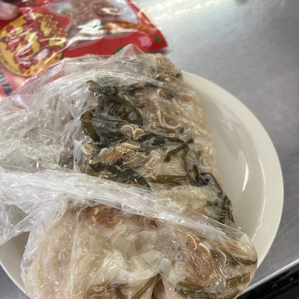 ジャーキーと塩昆布